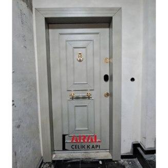 1012 Çelik Kapı