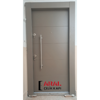 1013 Çelik Kapı